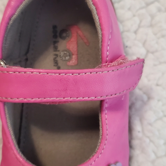 See Kai Run- Toddler Pink Shoes with Heart/Flower Design - Picture 3 of 4